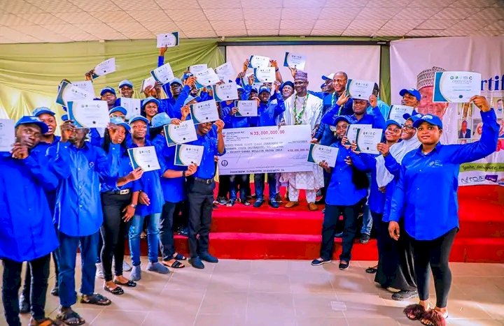 JUST-IN:NSUK UPDATE -Gov Sule Gives out 1 Million each to 33 Nasarawa State University Keffi Nsuk,First Class Graduates