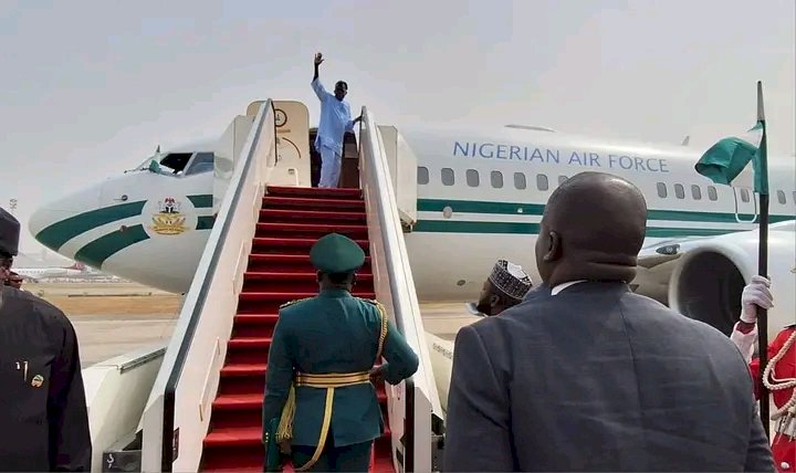 JUST-IN:pres.Tinubu departs Abuja to attend NDA Anniversary in Kaduna.