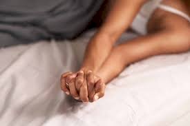 See how Women also suffer from premature ej@culation.
